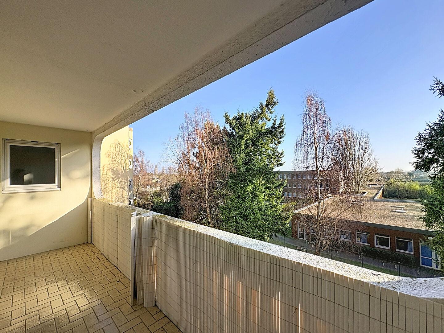 CHARTRES - 3 pièces avec balcon et parking - chauffage + eau inclus