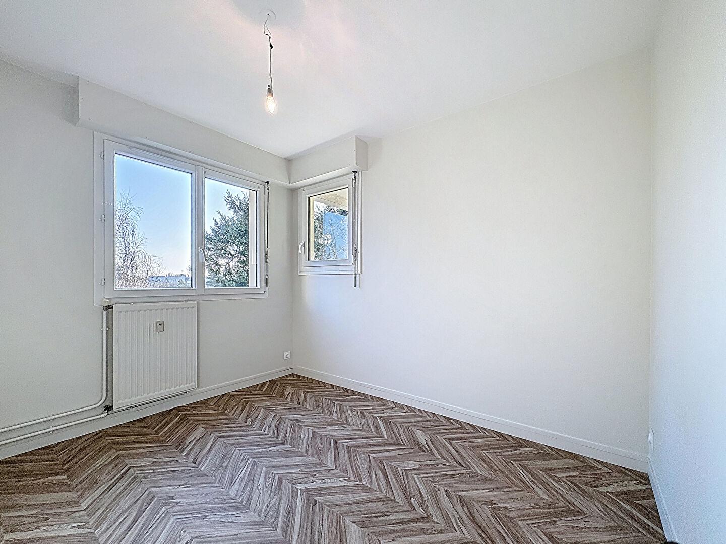 CHARTRES - 3 pièces avec balcon et parking - chauffage + eau inclus