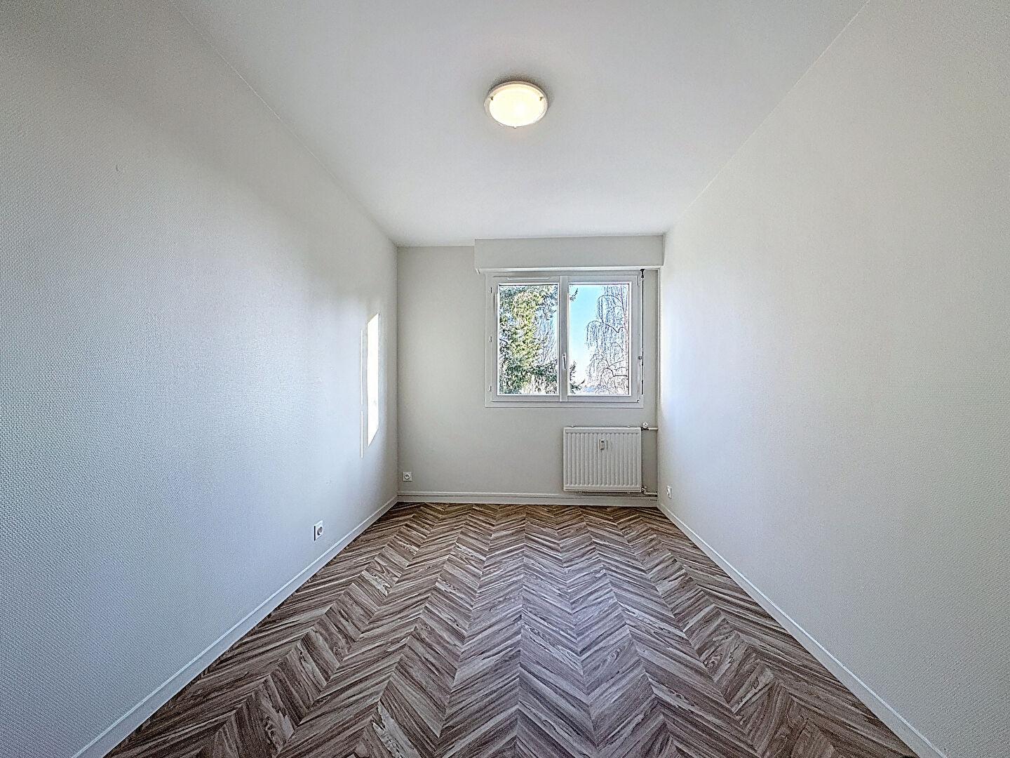 CHARTRES - 3 pièces avec balcon et parking - chauffage + eau inclus