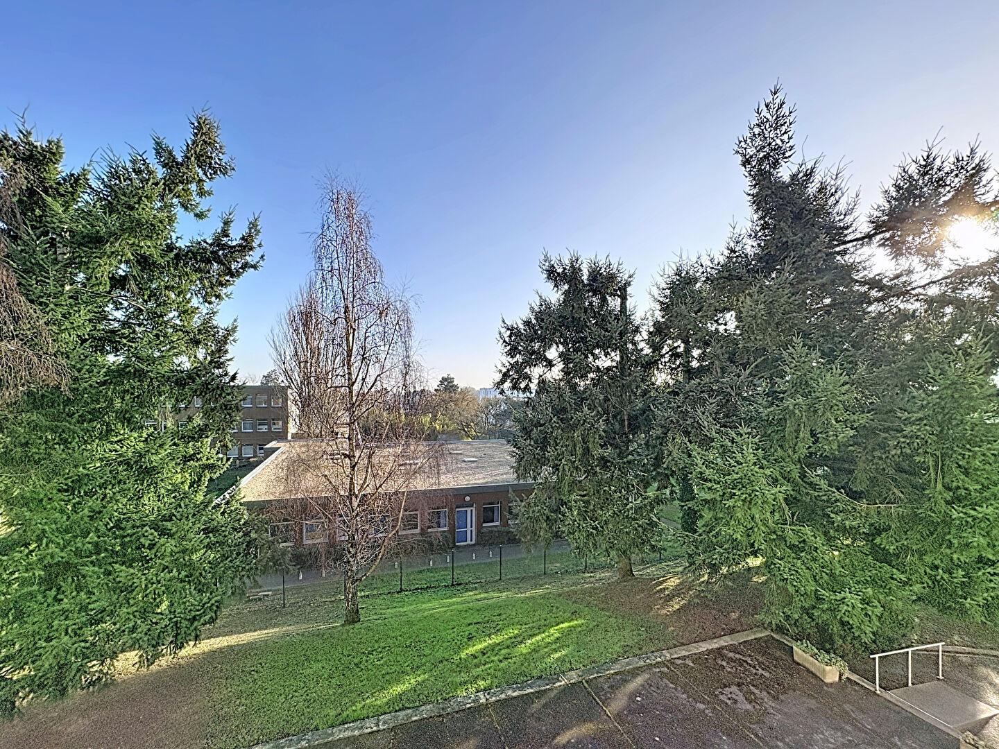 CHARTRES - 3 pièces avec balcon et parking - chauffage + eau inclus