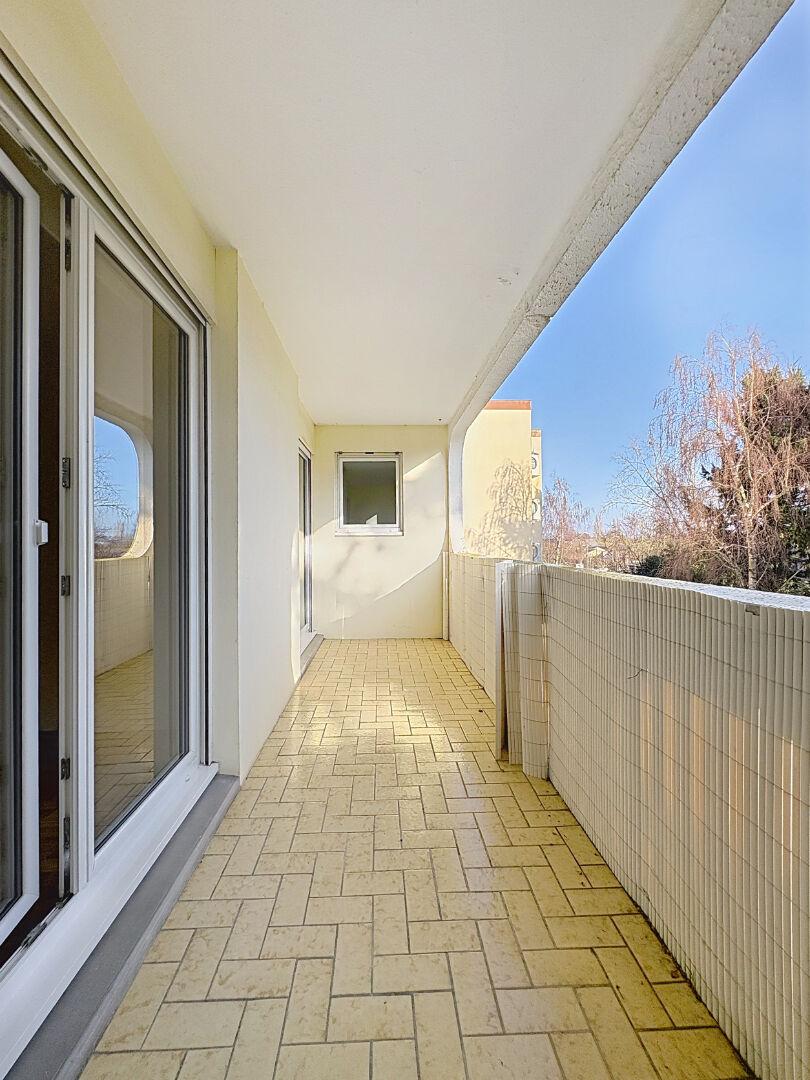 CHARTRES - 3 pièces avec balcon et parking - chauffage + eau inclus