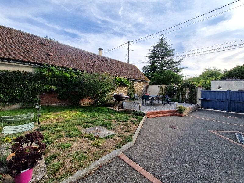 LONGERE 3 CHAMBRES DE 146 M²