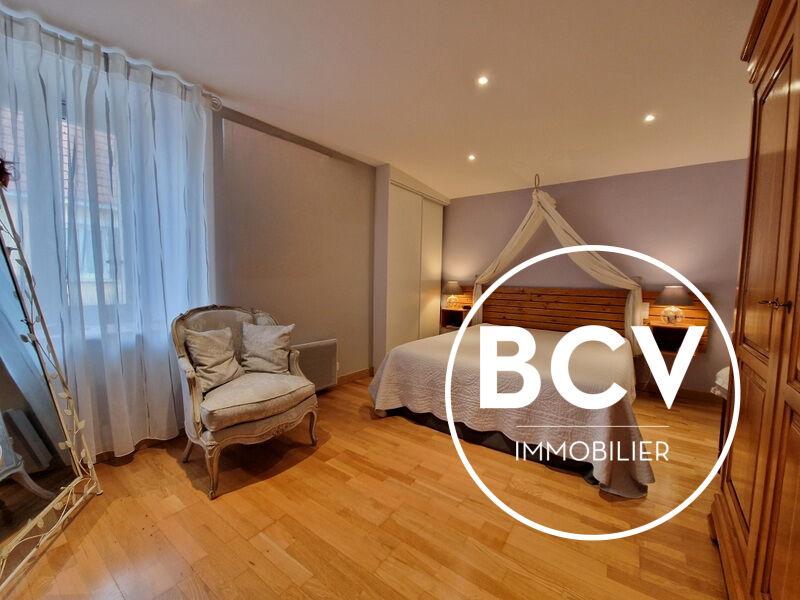 LONGERE 3 CHAMBRES DE 146 M²