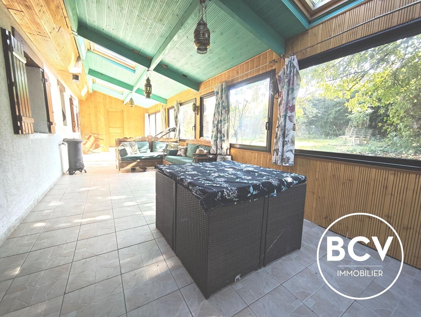 Maison familiale avec jardin et garage