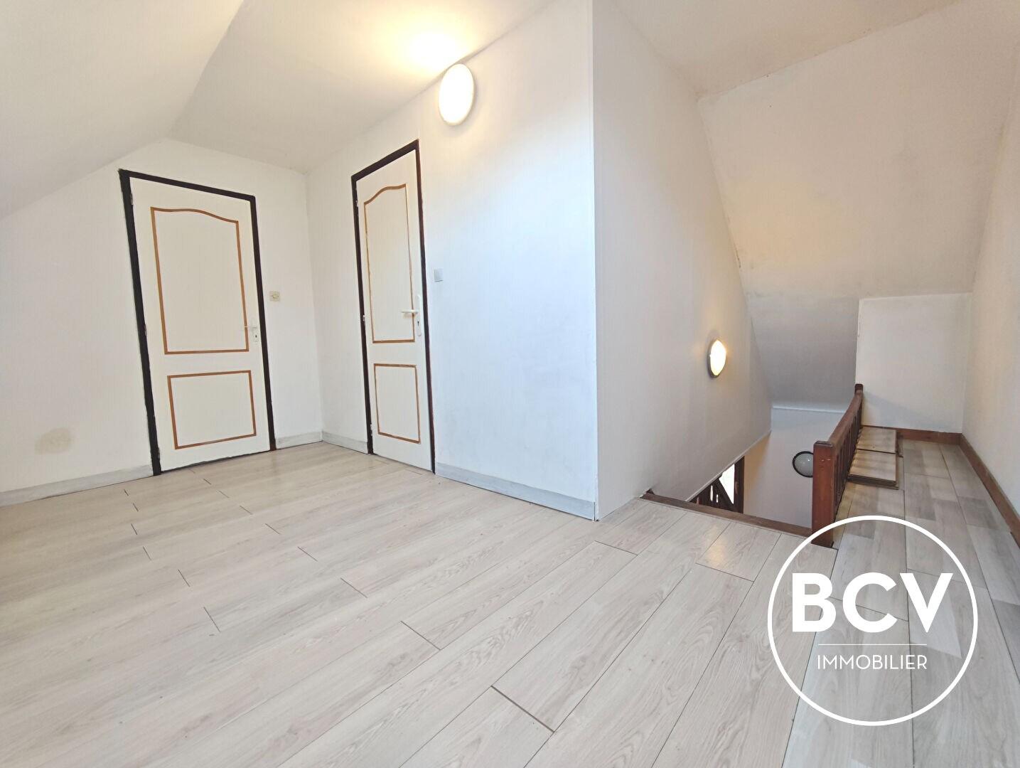 Maison familiale avec jardin et garage