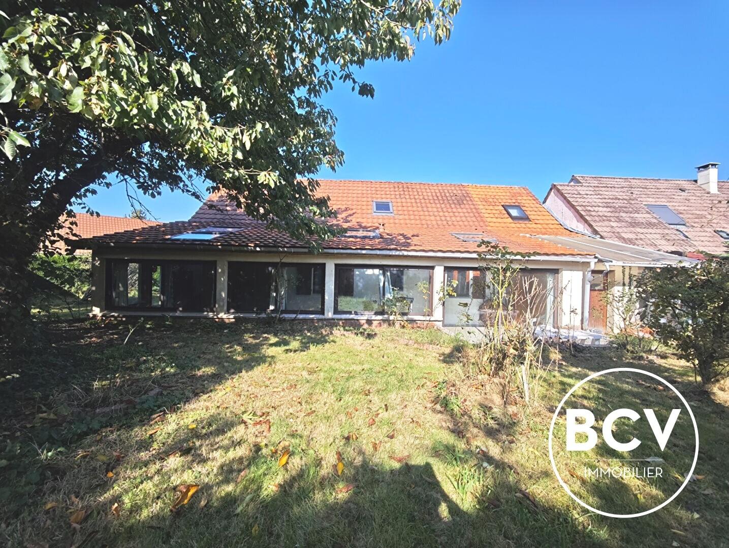 Maison familiale avec jardin et garage