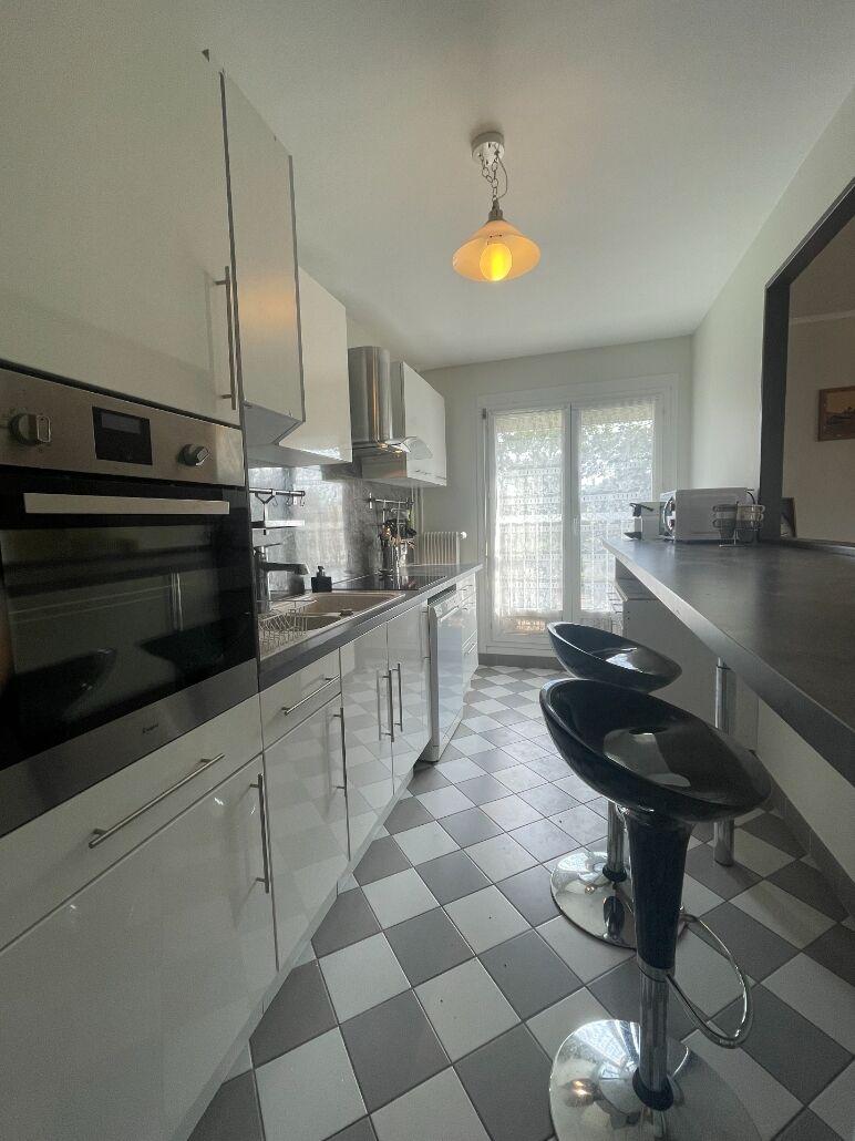 CHARTRES - Appartement meublé de 93 m² avec 3 chambres