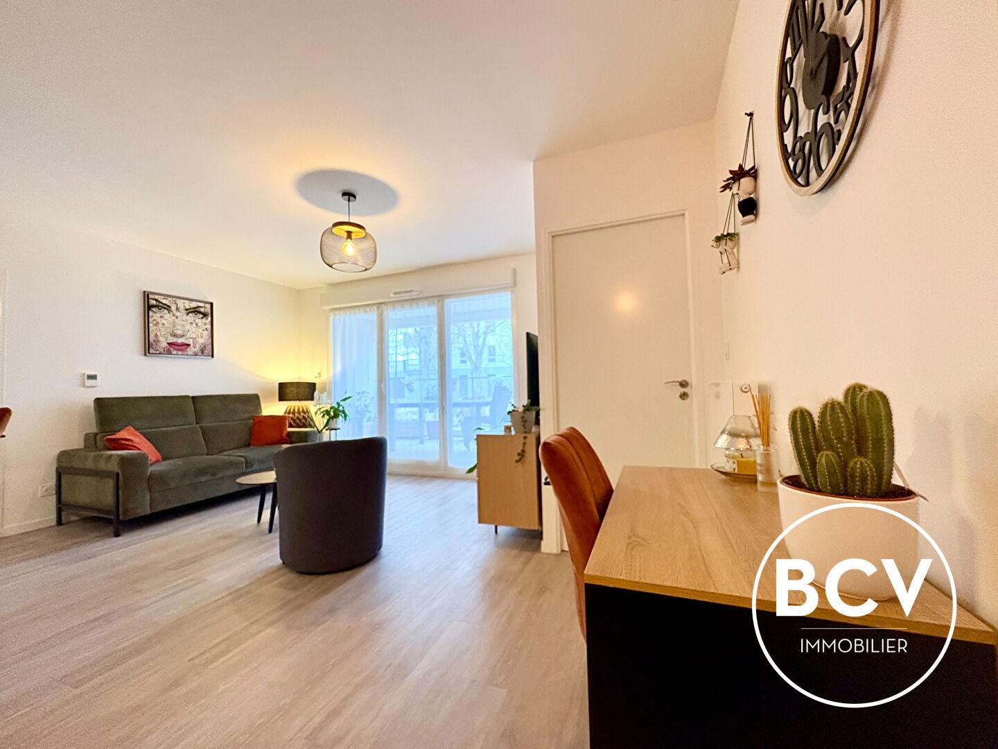 Appartement T4 terrasse, parking intérieur et cave