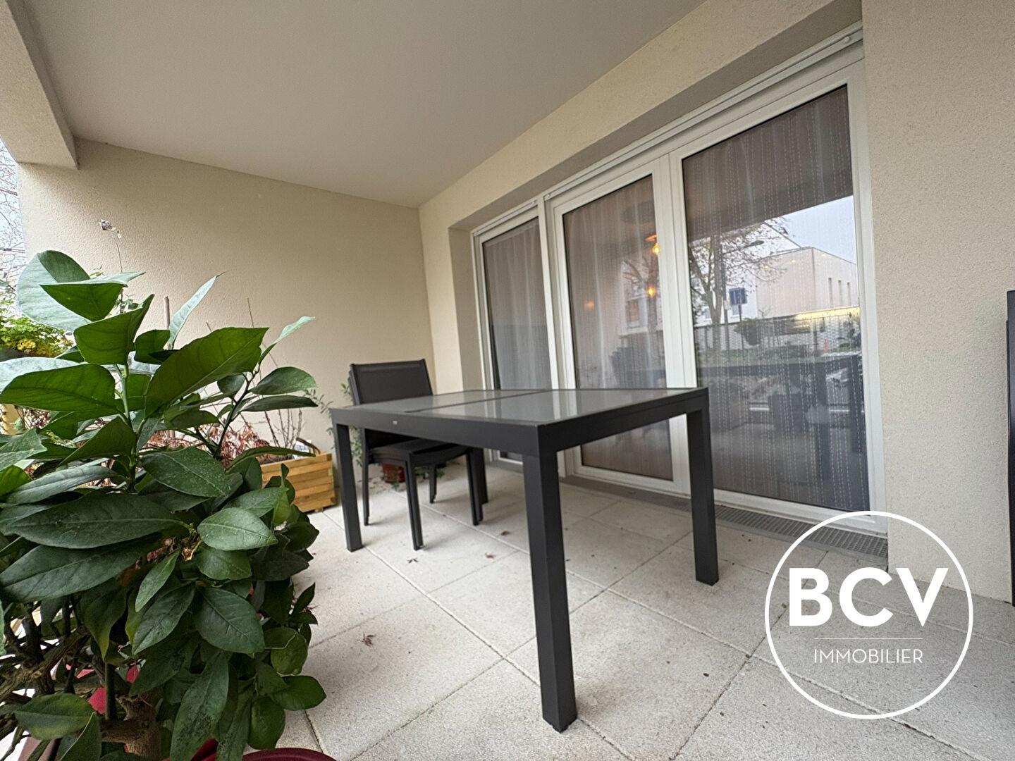 Appartement T4 terrasse, parking intérieur et cave