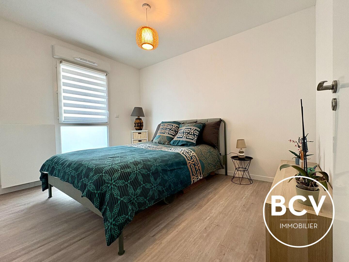 Appartement T4 terrasse, parking intérieur et cave