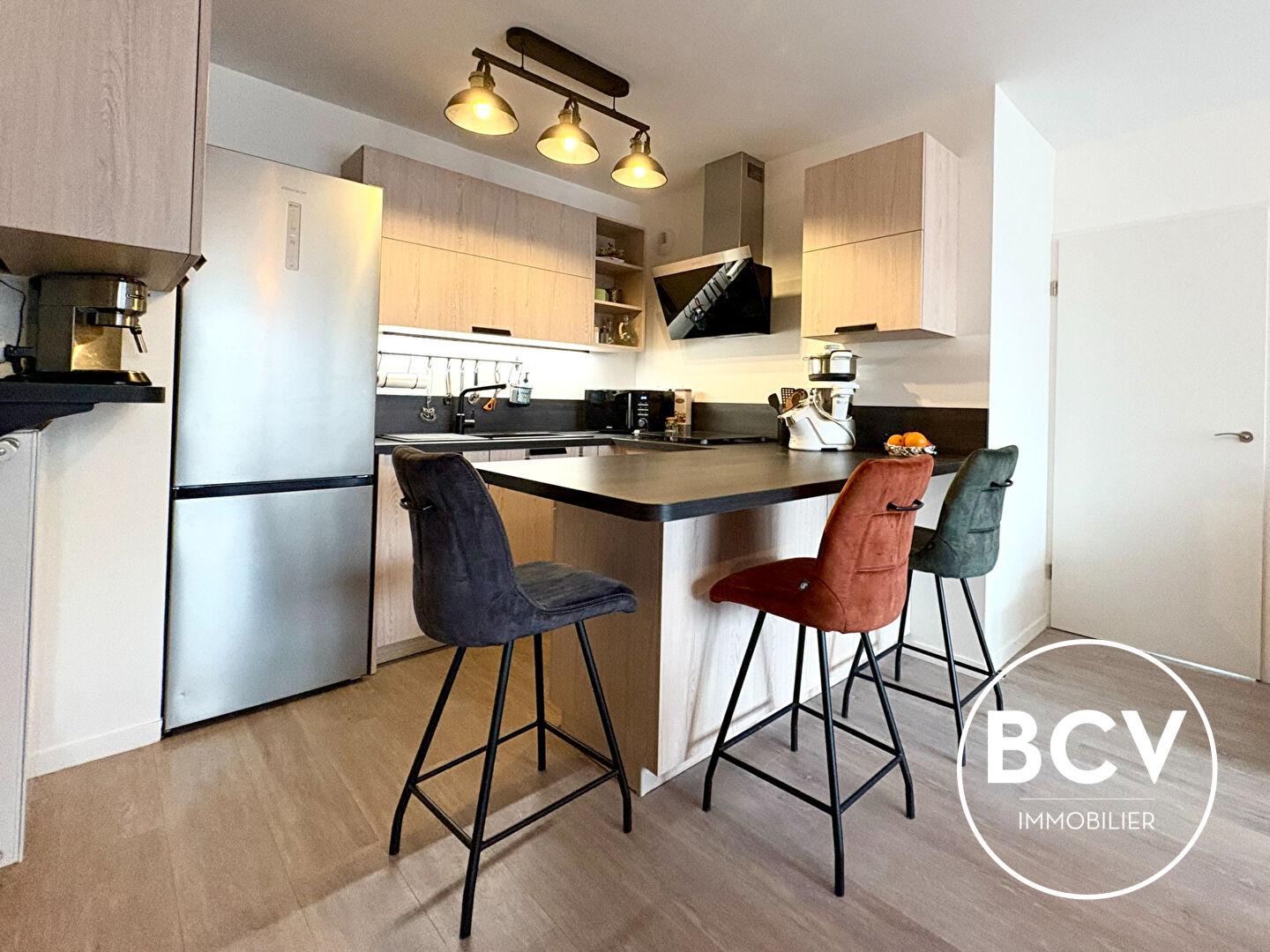 Appartement T4 terrasse, parking intérieur et cave