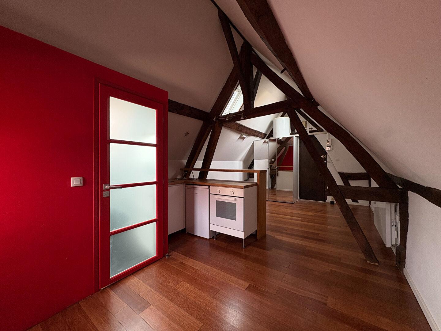 CHARTRES - Studio de 16 m² au dernier étage