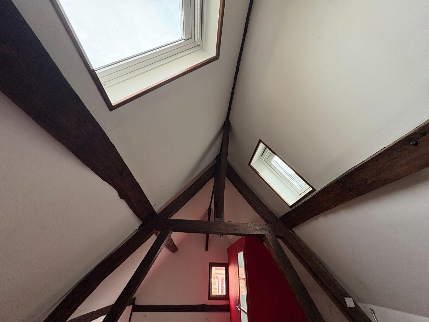 CHARTRES - Studio de 16 m² au dernier étage