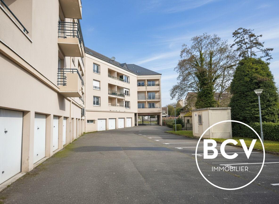 T5 CHARTRES garage + place de parking + cave