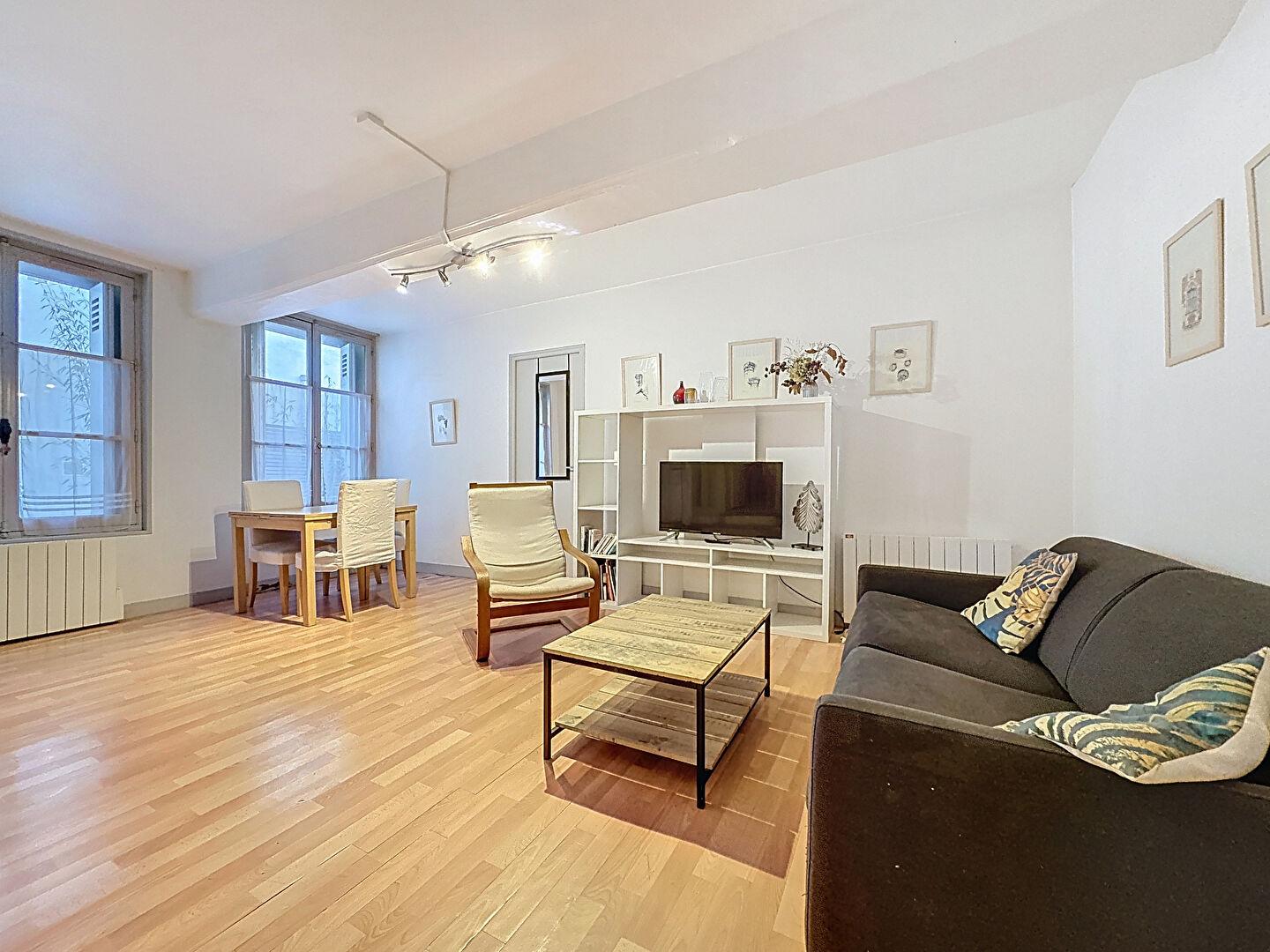 CHARTRES - centre ville - grand 2 pièces meublé