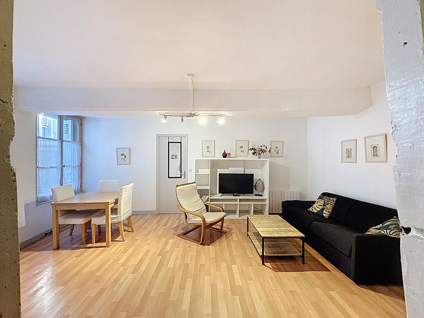 CHARTRES - centre ville - grand 2 pièces meublé