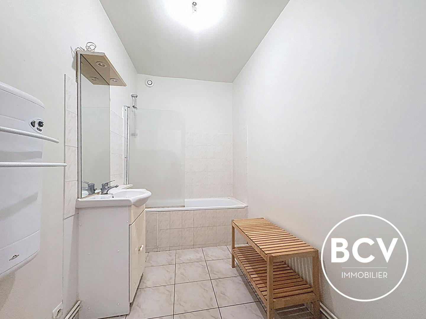 CHARTRES - centre ville - grand 2 pièces meublé