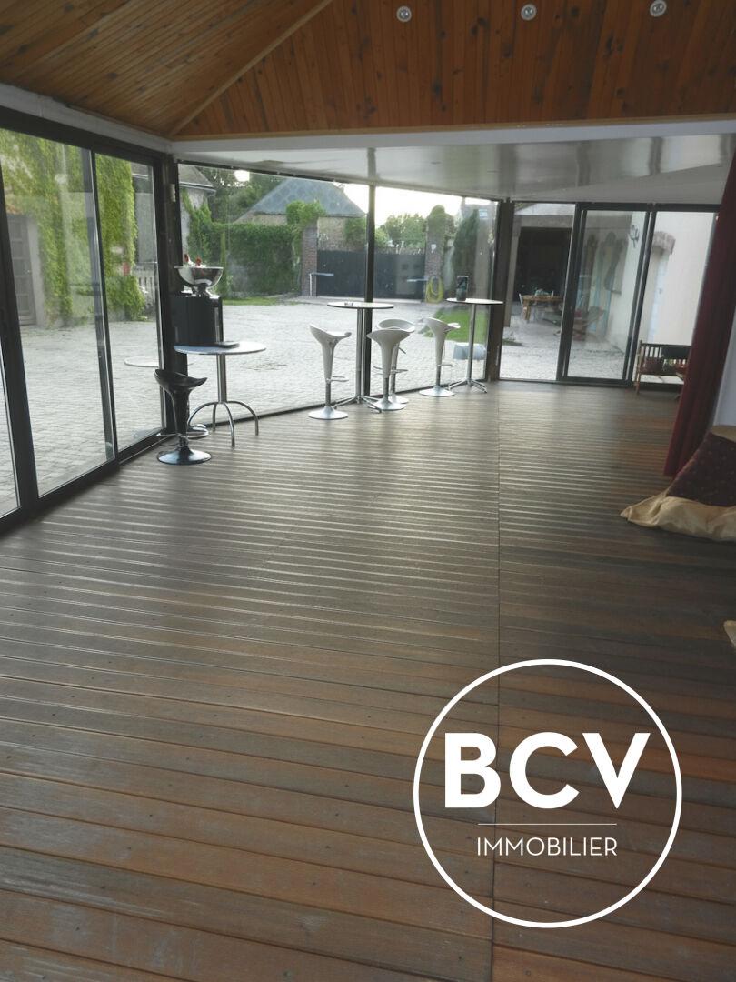 Maison T7 286m² + espace piscine intérieur + dépendance