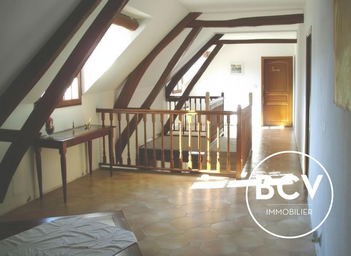 Maison T7 286m² + espace piscine intérieur + dépendance