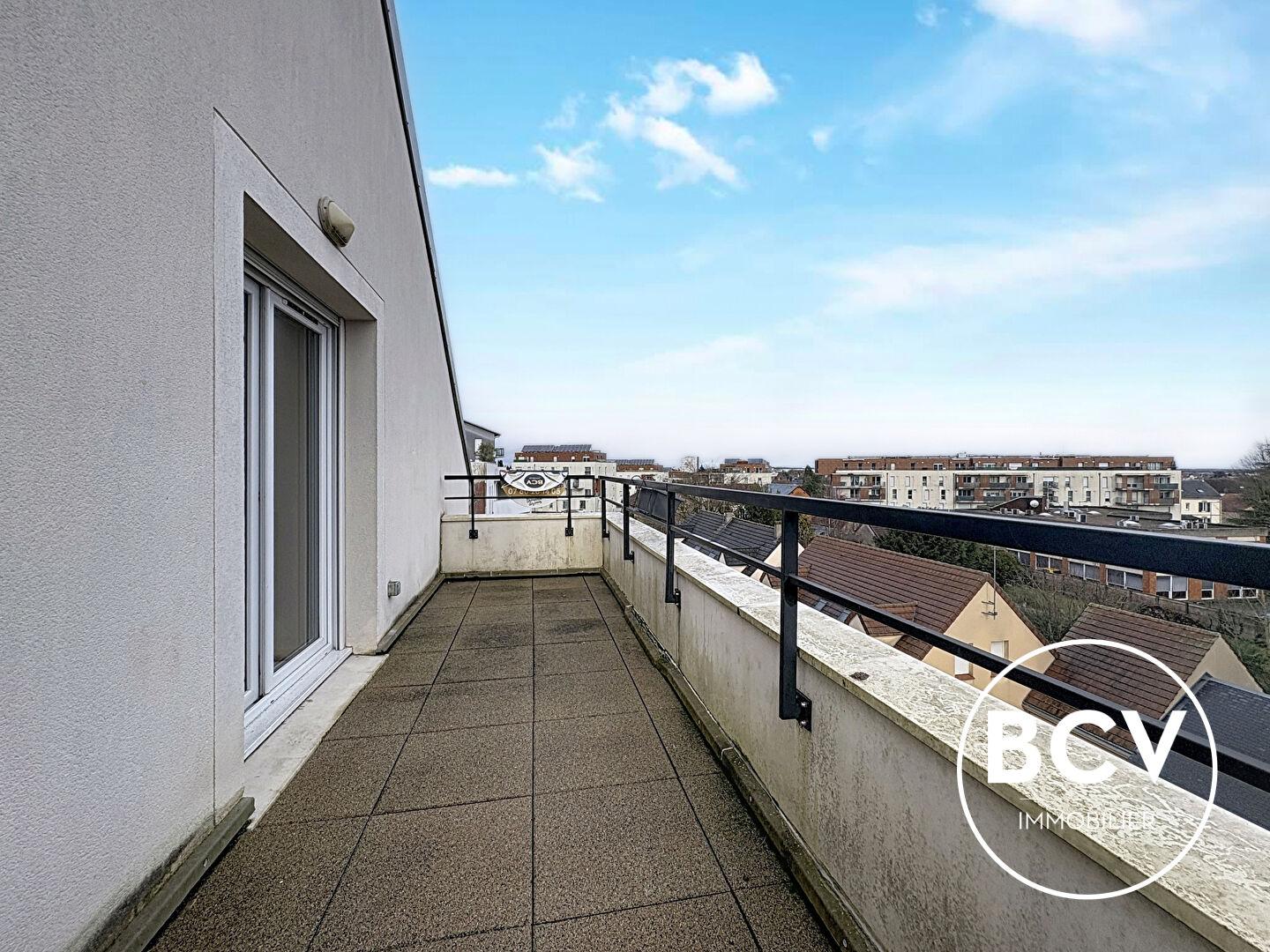 T2 dernier étage avec terrasse + parking