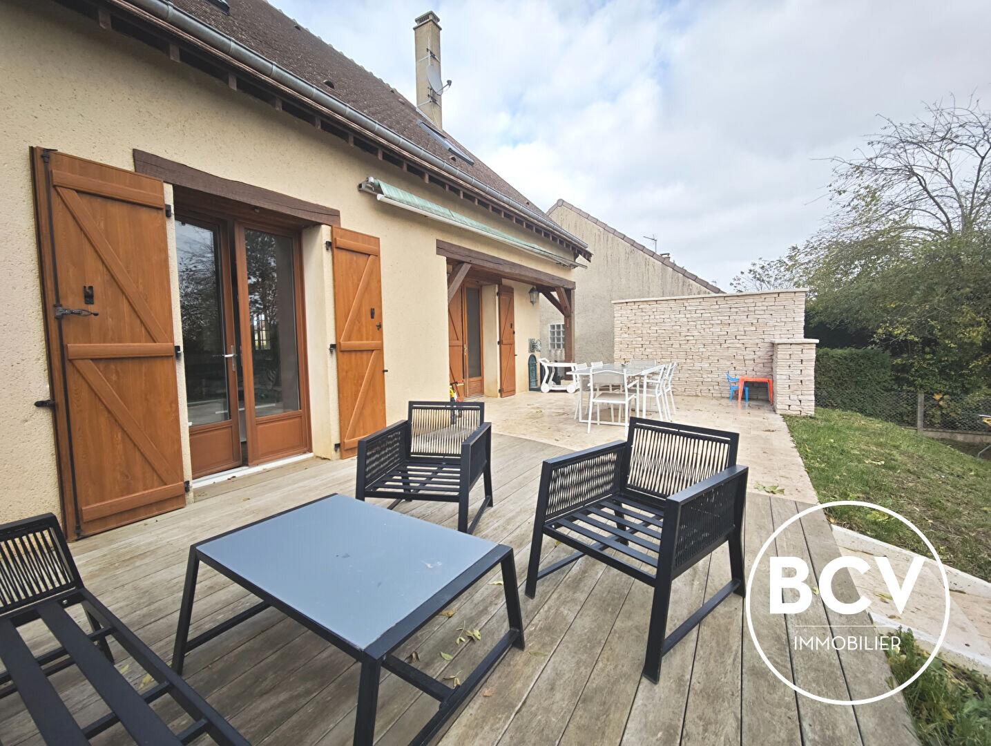 Maison familiale avec jardin et sous-sol total