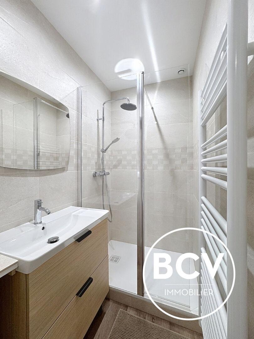 CHARTRES - T1 Bis rénové et meublé avec goût