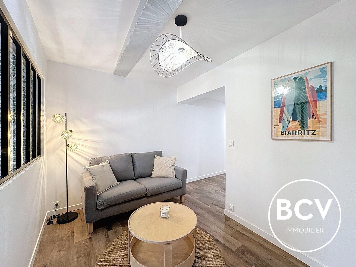 CHARTRES - T1 Bis rénové et meublé avec goût