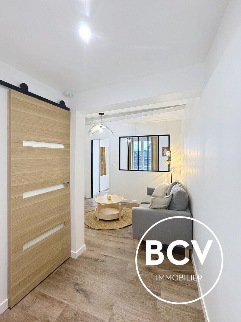 CHARTRES - T1 Bis rénové et meublé avec goût