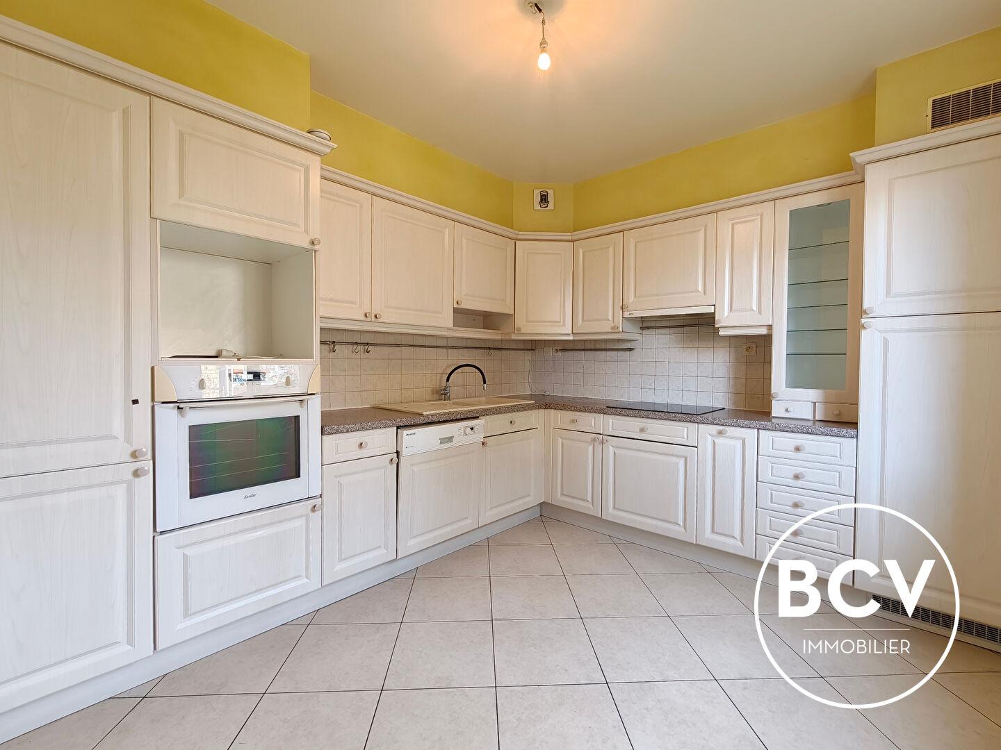 Maison familiale contemporaine avec jardin + double garage