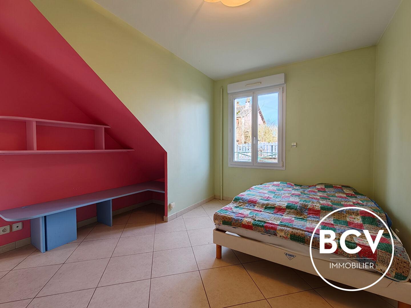 Maison familiale contemporaine avec jardin + double garage