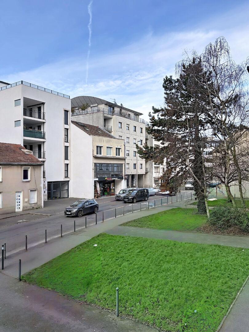 Chartres - Grand Faubourg - beau 2 pièces rénové avec parking