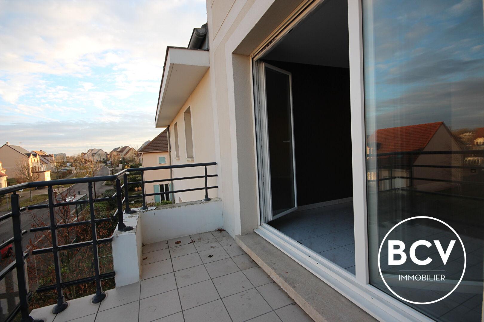 LEVES (28) Appartement T3 lumineux avec balcon et parkings