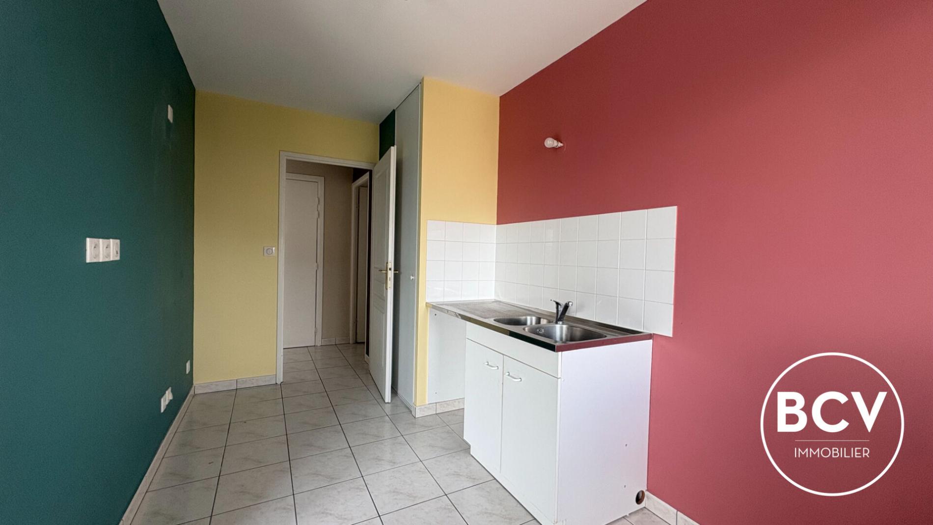 LEVES (28) Appartement T3 lumineux avec balcon et parkings