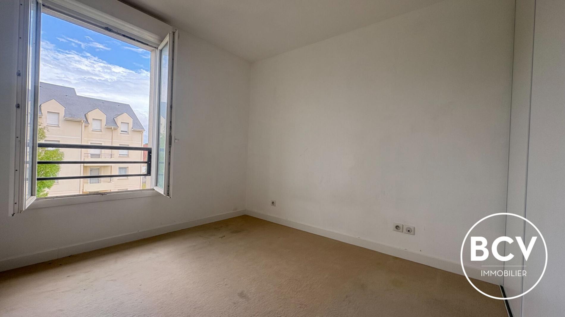 LEVES (28) Appartement T3 lumineux avec balcon et parkings