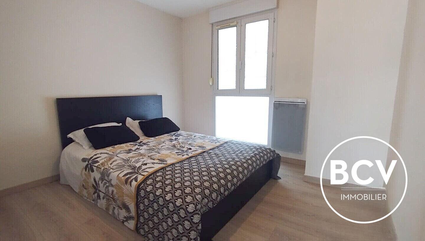 Secteur gare T5 comprenant 4 chambres. Place de parking en sous-sol