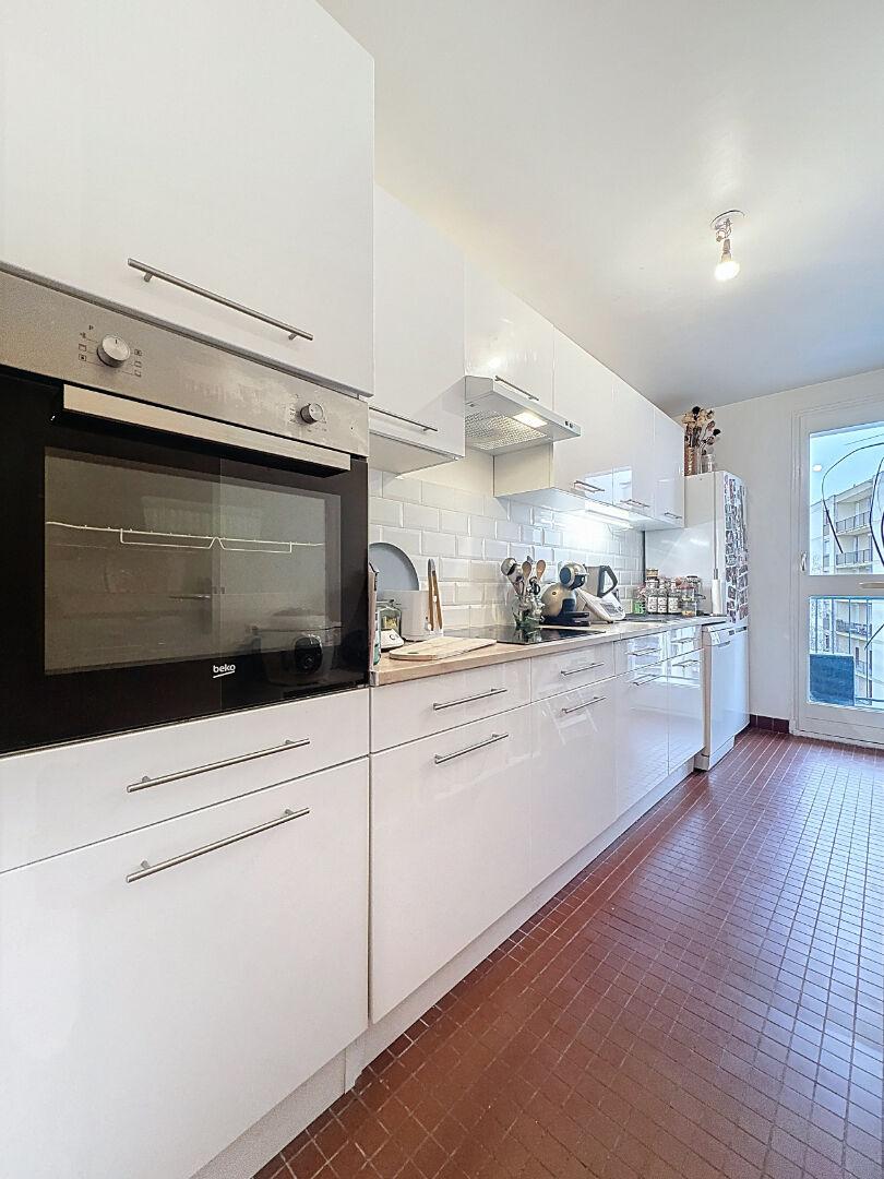 Appartement 3 pièces 63 m2 Chartres Résidence Fleurie