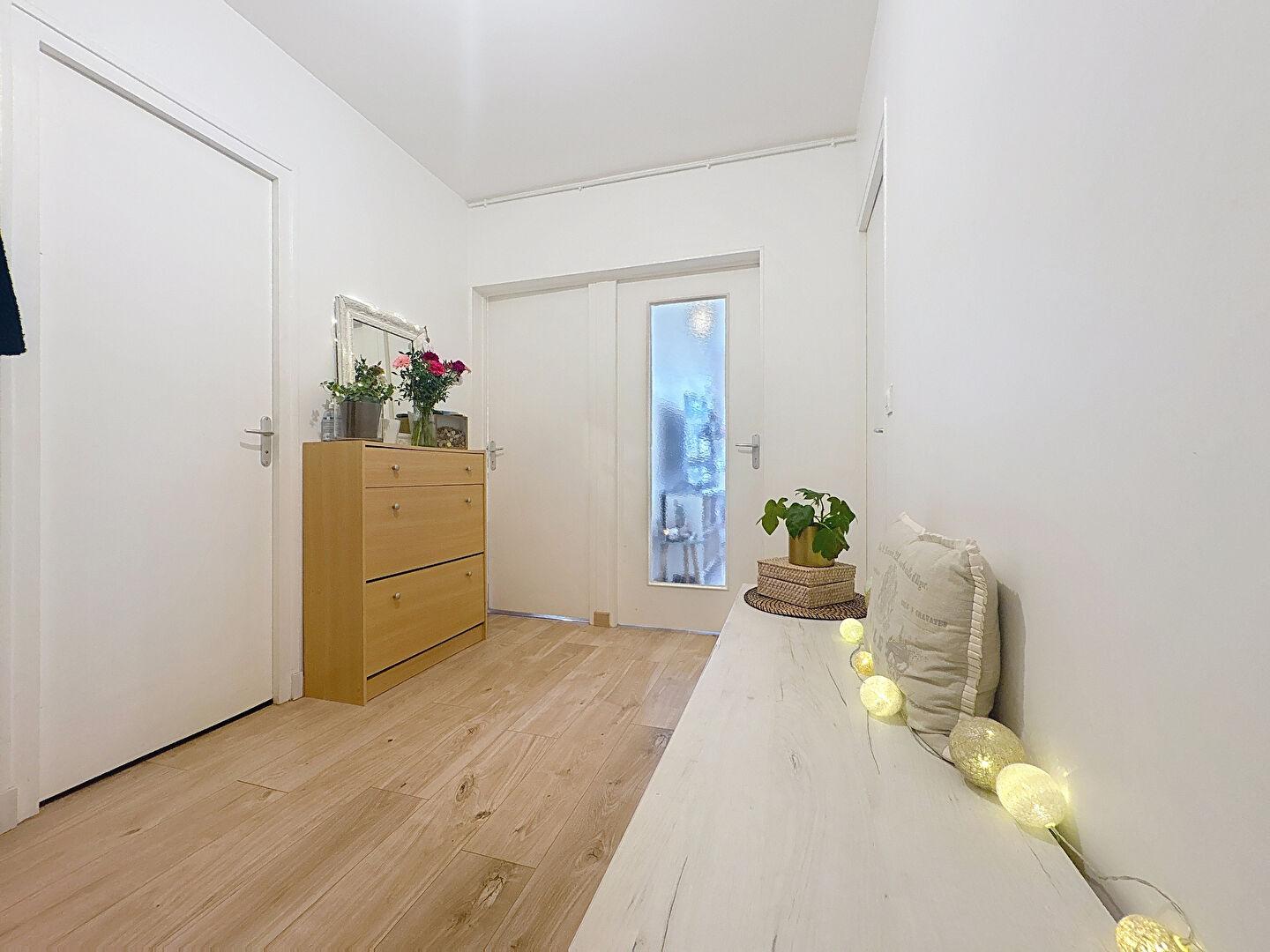 Appartement 3 pièces 63 m2 Chartres Résidence Fleurie