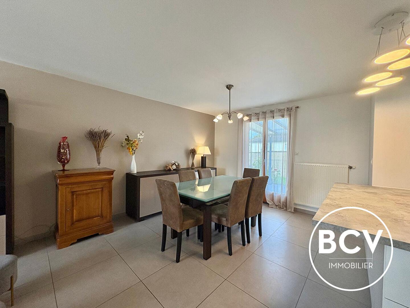 Maison T6 année 2000 entièrement de plain-pied