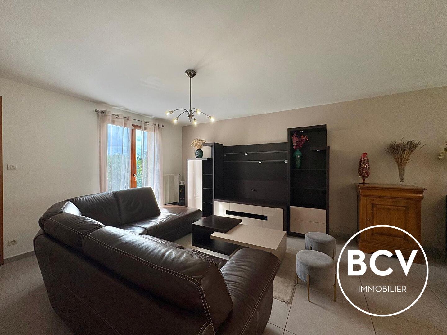 Maison T6 année 2000 entièrement de plain-pied