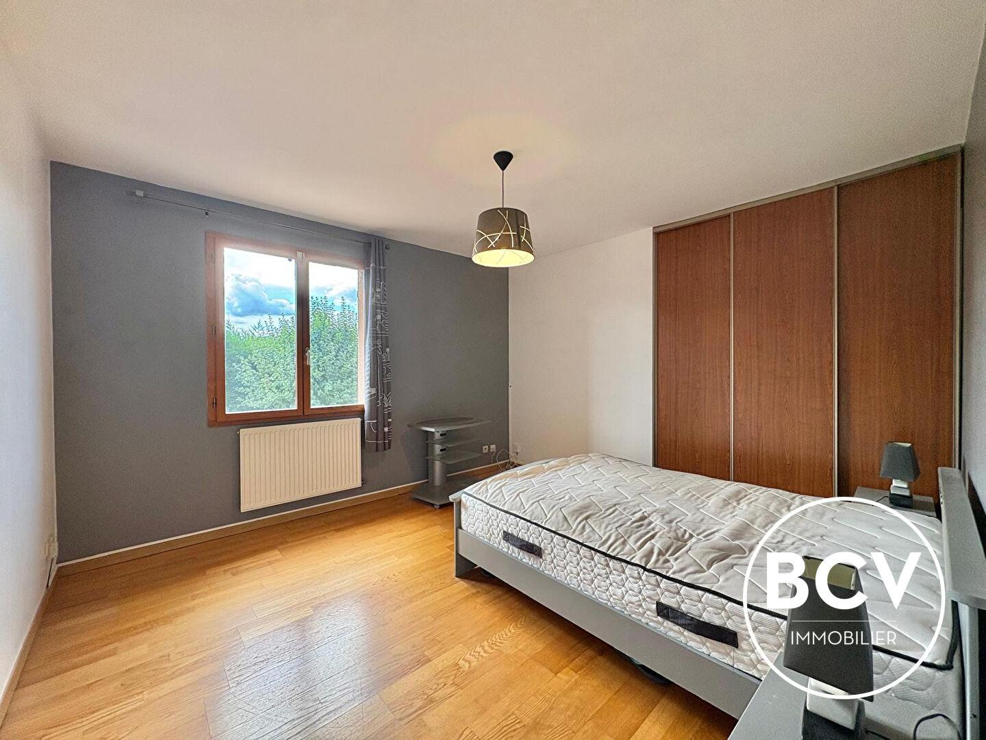 Maison T6 année 2000 entièrement de plain-pied