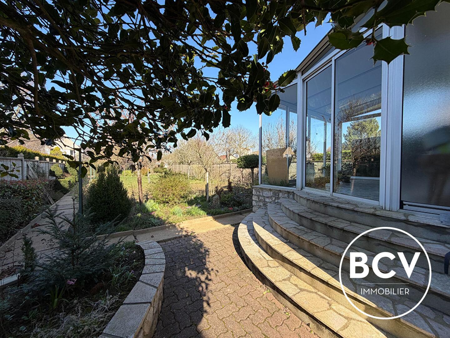 Maison T5 - sous-sol total secteur GARE CHARTRES