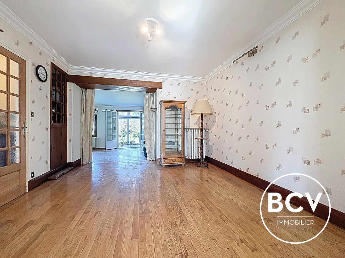 Maison T5 - sous-sol total secteur GARE CHARTRES