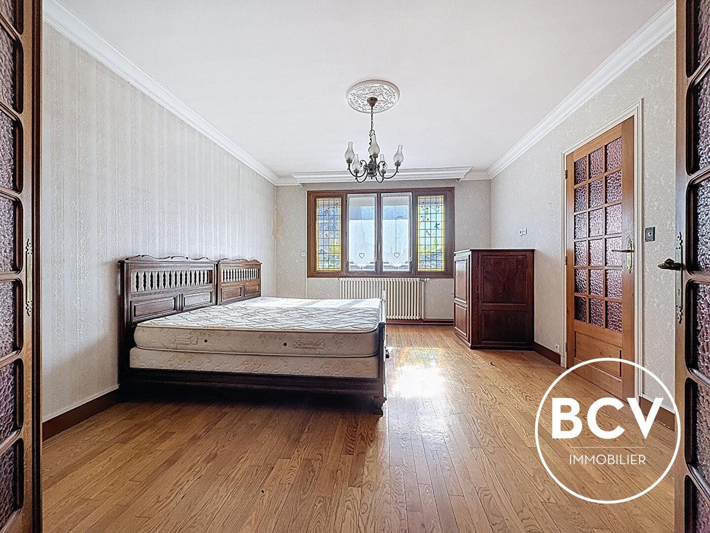 Maison T5 - sous-sol total secteur GARE CHARTRES