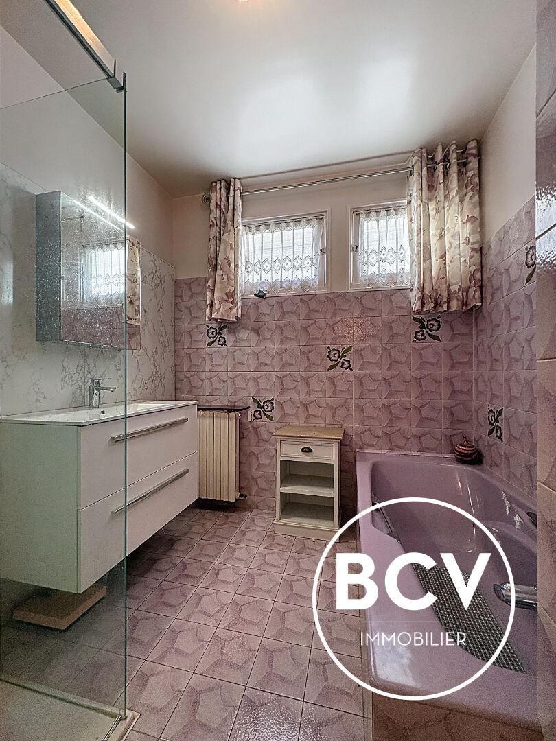 Maison T5 - sous-sol total secteur GARE CHARTRES