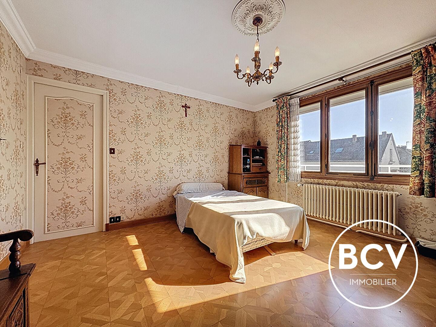 Maison T5 - sous-sol total secteur GARE CHARTRES