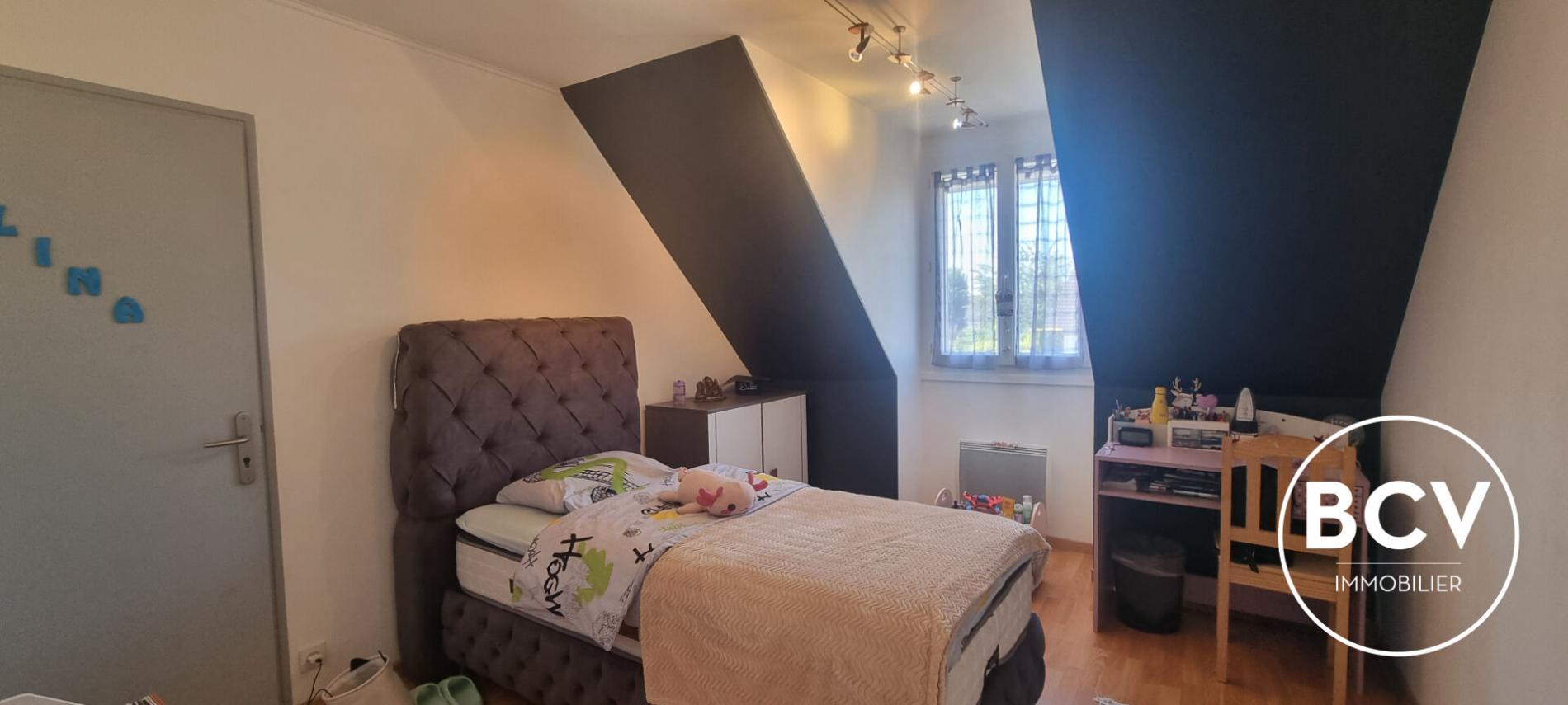 Maison Lucé -  7 pièces - 183 m2