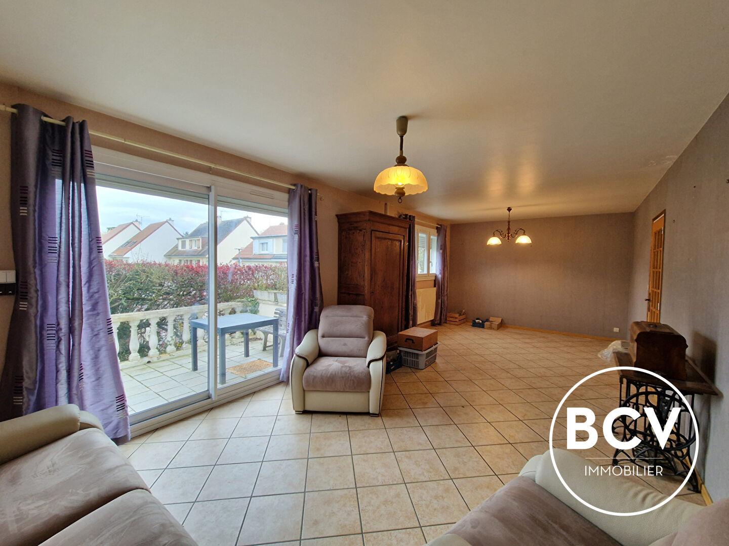 MAISON 4 CHAMBRES LUCÉ