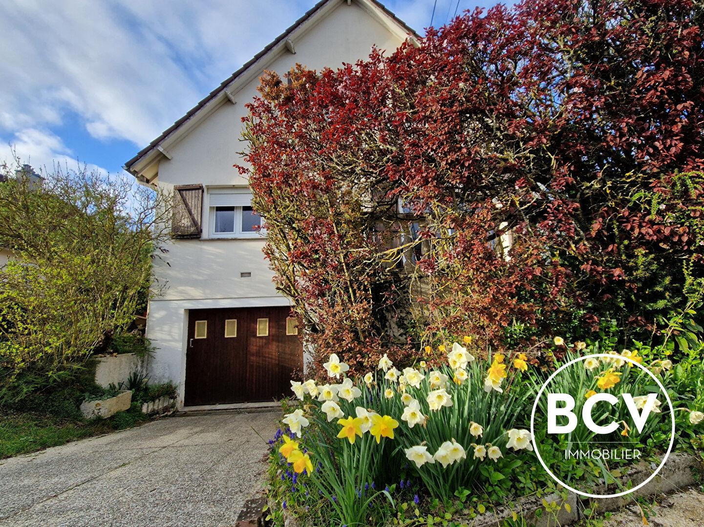 MAISON 4 CHAMBRES LUCÉ