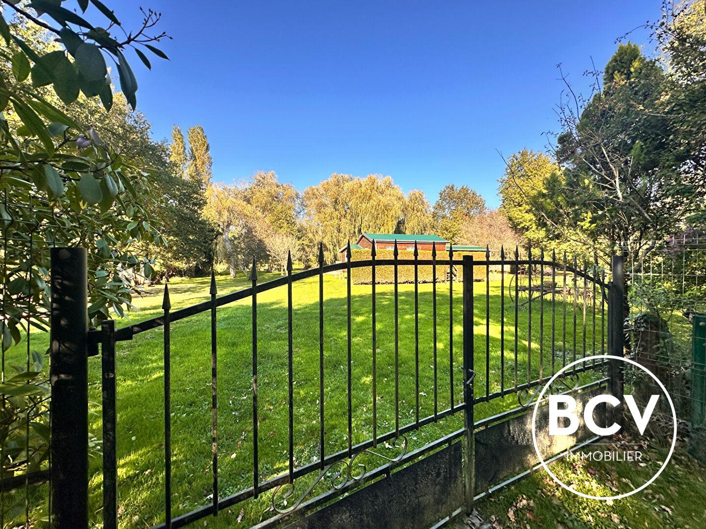 Chalet T5 rénové - 4 chambres - 9 096 m² de terrain - Bord du Loir - Proche Bonneval (28)