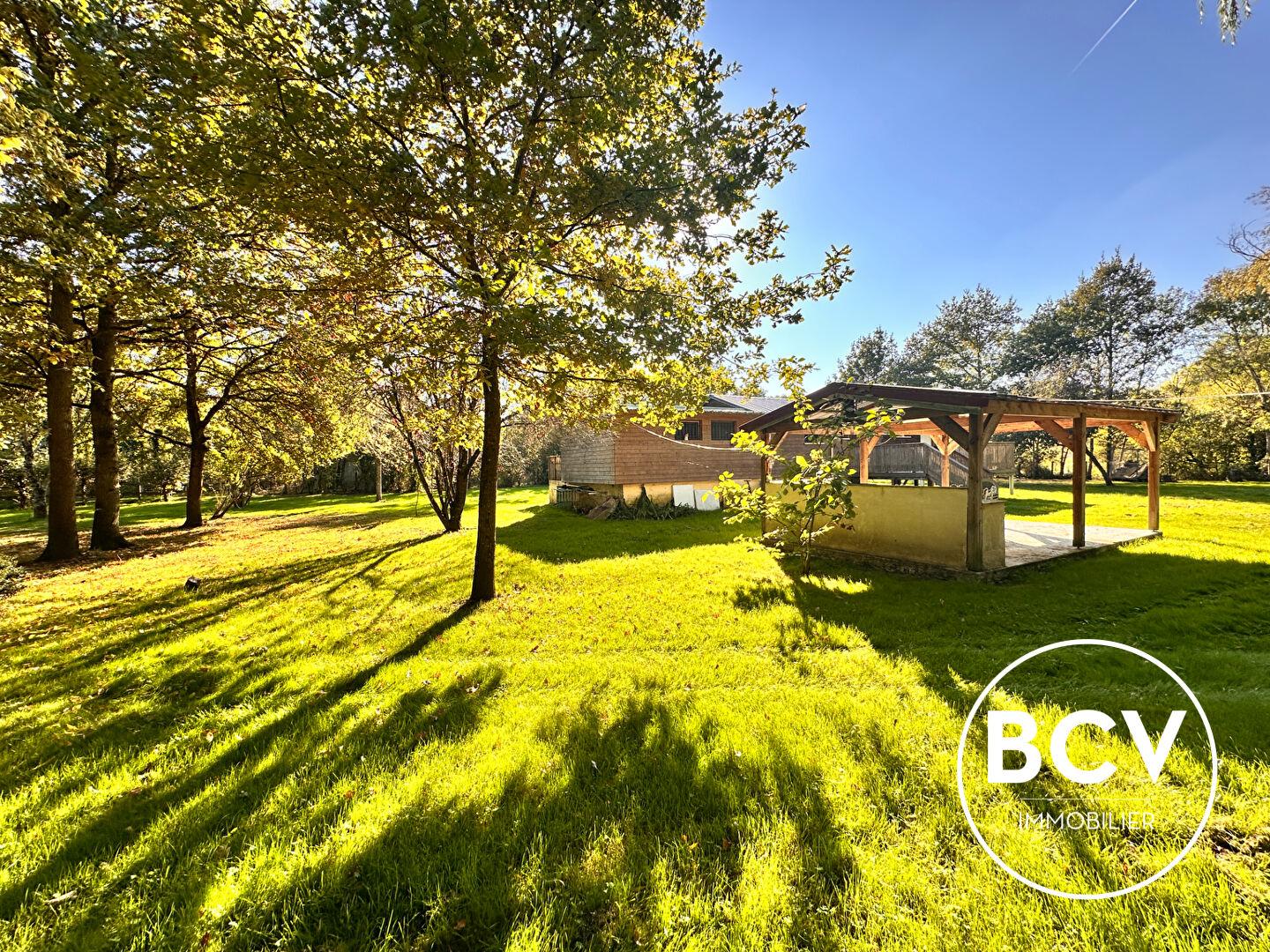 Chalet T5 rénové - 4 chambres - 9 096 m² de terrain - Bord du Loir - Proche Bonneval (28)